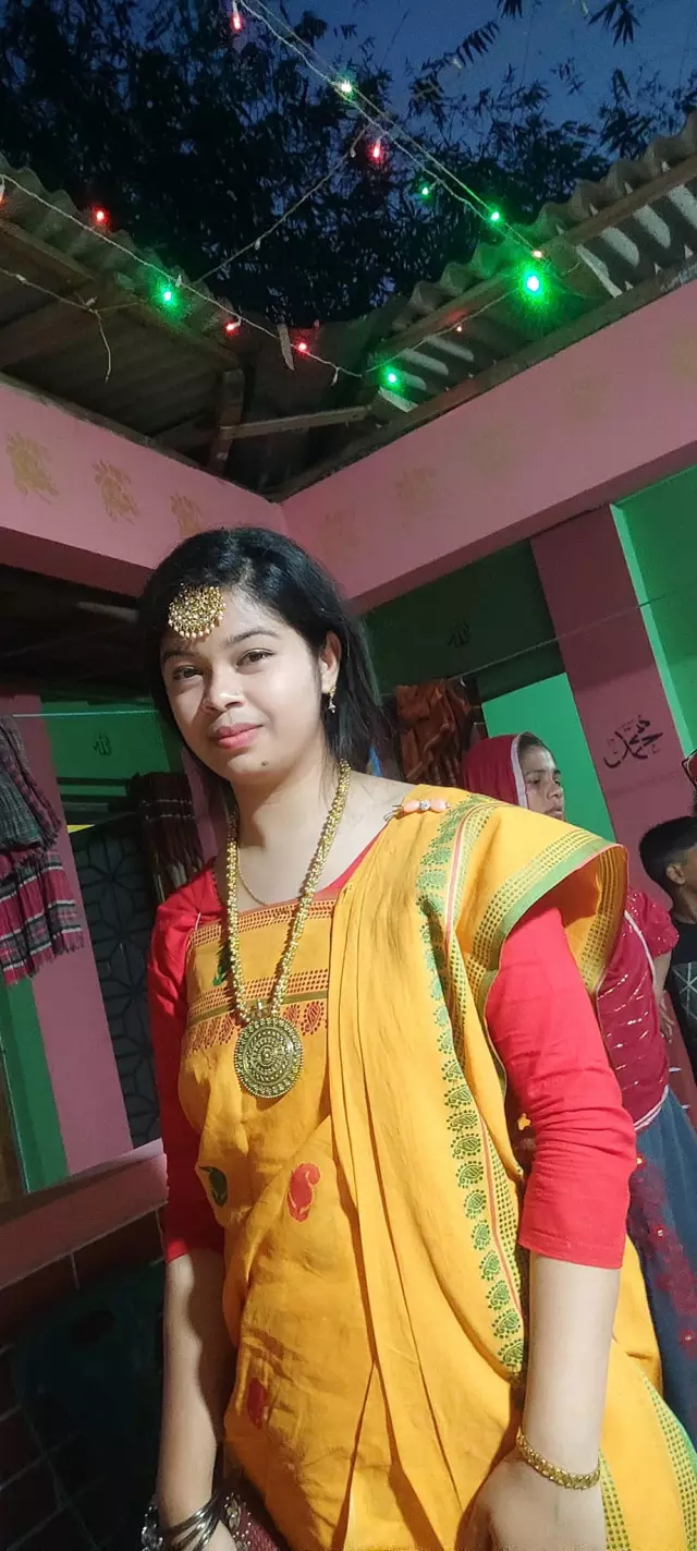 The bride is from a very common and middle class family. The bride is very gentle and soft hearted seeking her groom