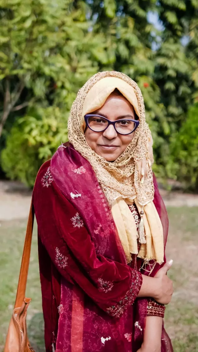 I am posting the biodata of my younger sister to find a suitable groom for her