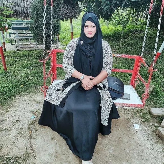 I wears hijab. I am islamic minded but not conservativeOpen minded,  simple and soft hearted. want his groom