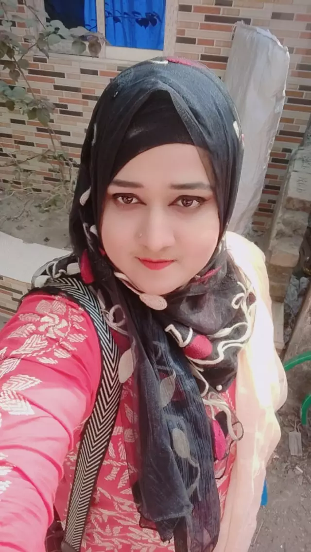 I wears hijab. I am islamic minded but not conservativeOpen minded,  simple and soft hearted. want his groom
