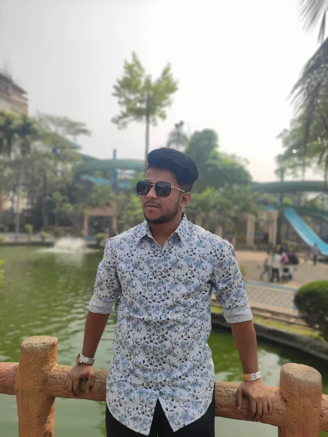 I am looking for a bride for my cousin, Apart from his job, he also runs a business