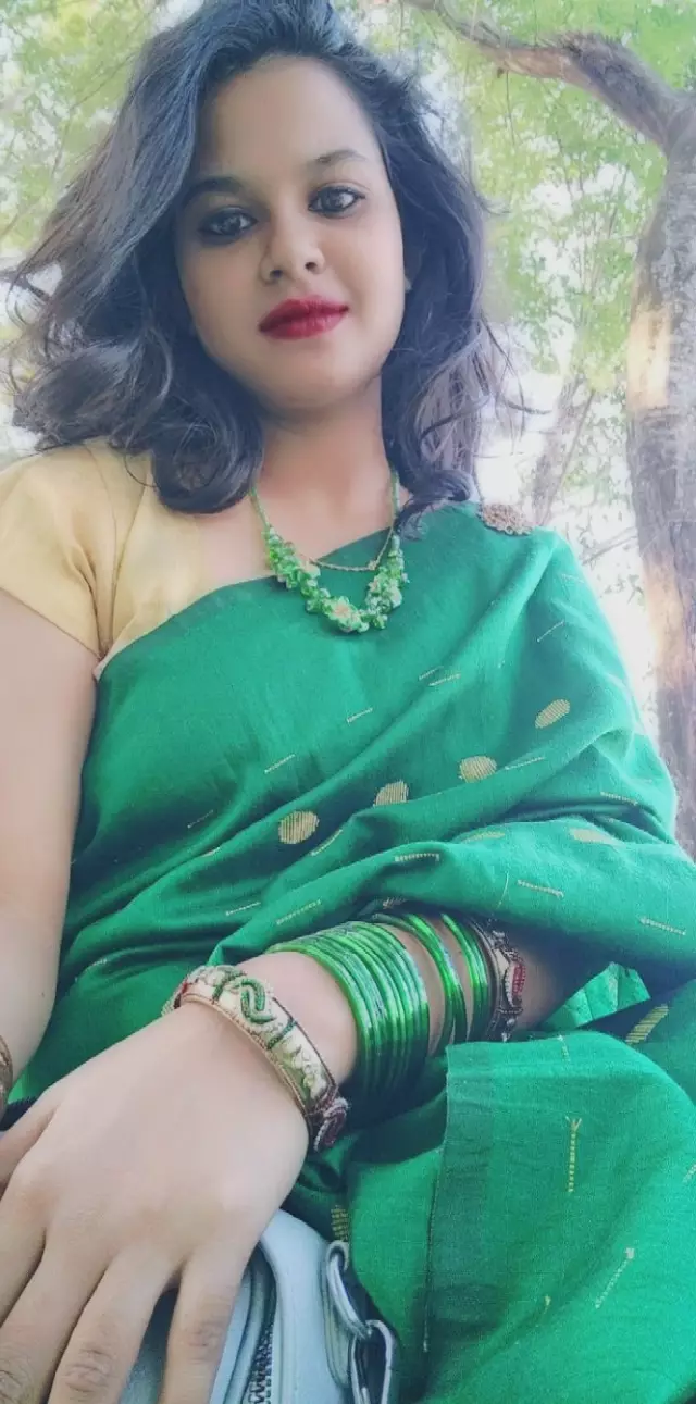 Short Divorce bride seeking his groom