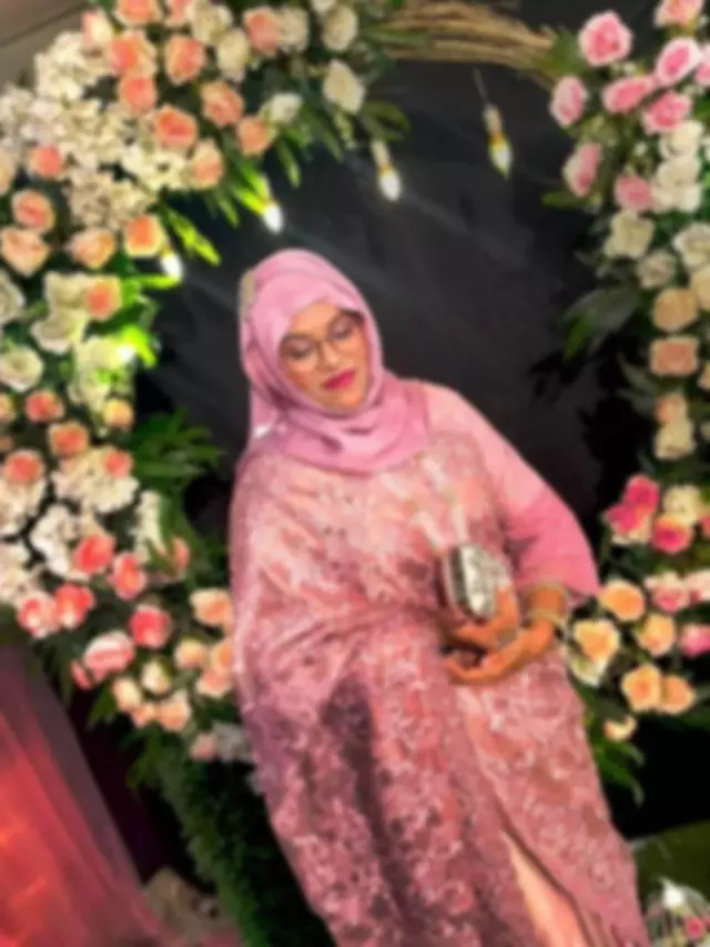 Completed Honours and Masters in Anthropology from Jagannath University want her groom