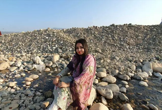 WORKING PROFESSIONAL - BANGLADESHI BRIDE - 30 want her groom
