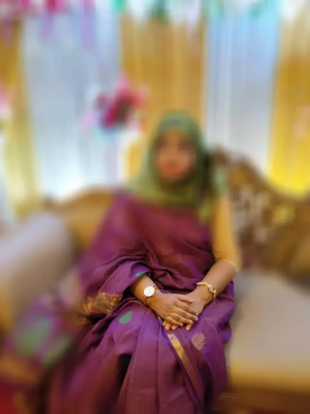 Must be unmarried but short divorce is acceptable in special cases
