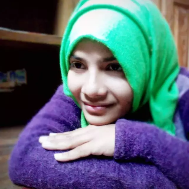 The youngest daughter of the family want her groom