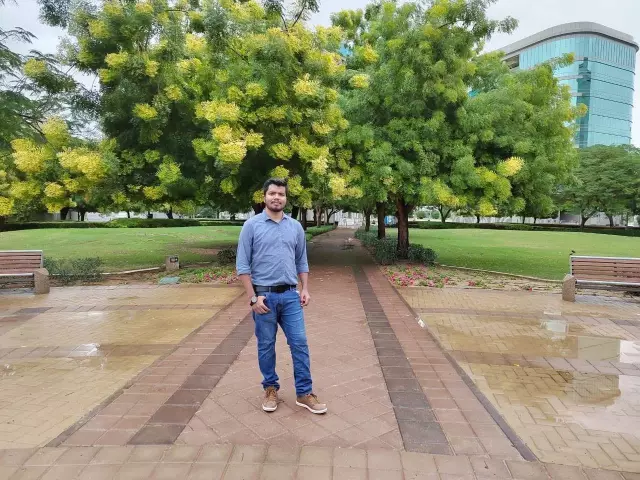  Software Engineer Dubai, United Arab Emirates seeking his bride
