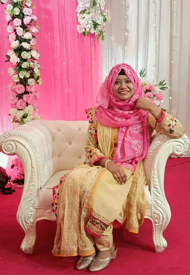 Looking for a Groom must be Settled in Dhaka