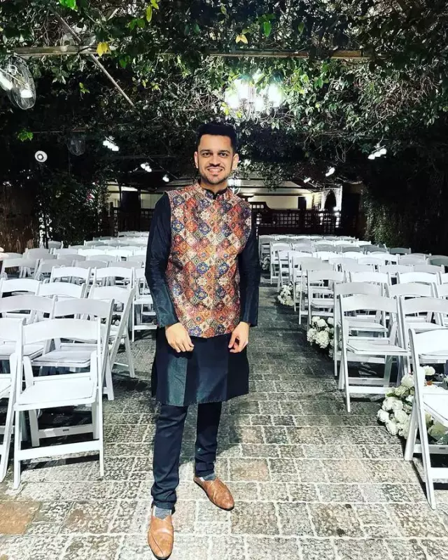 Government Service Holder based in Dhaka seeking his bride