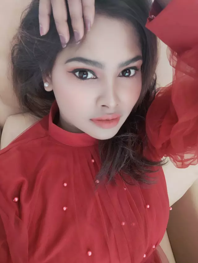 Looking for Hindu groom, She is doing varsity coaching