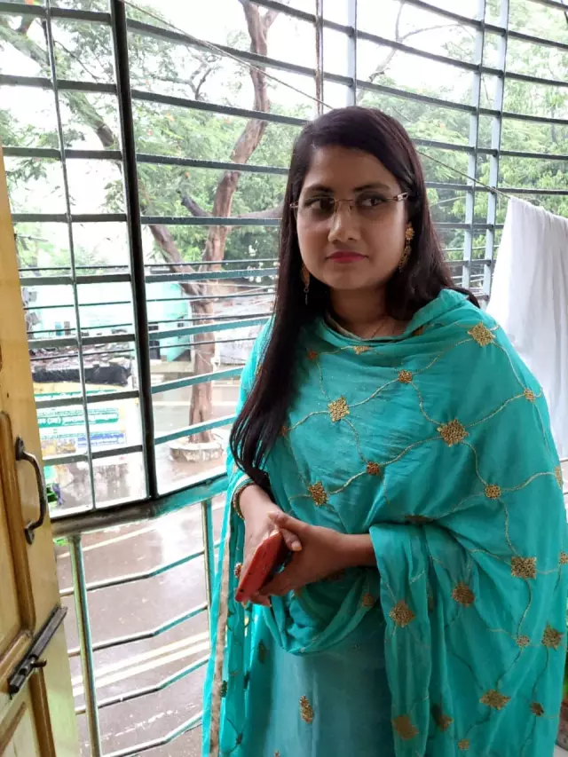 Im looking for a Groom for my younger sister.