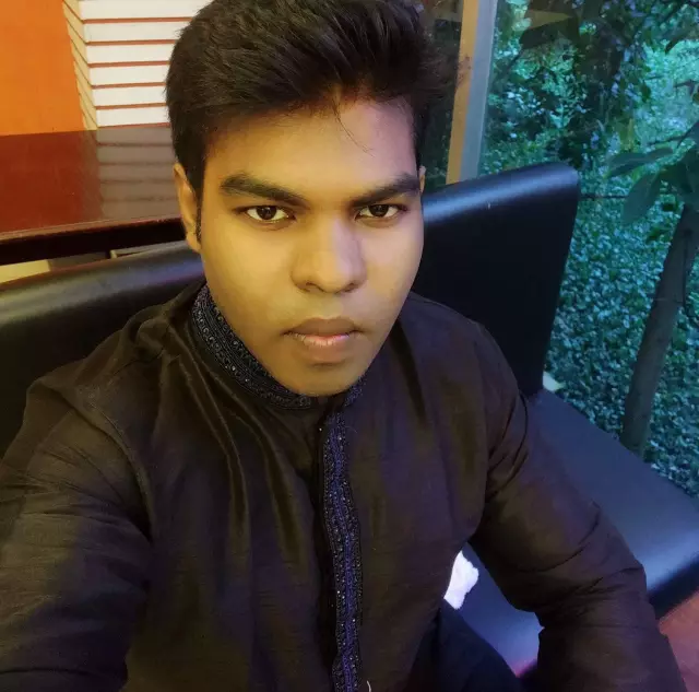 Divorce with Working in a private bank seeking his bride