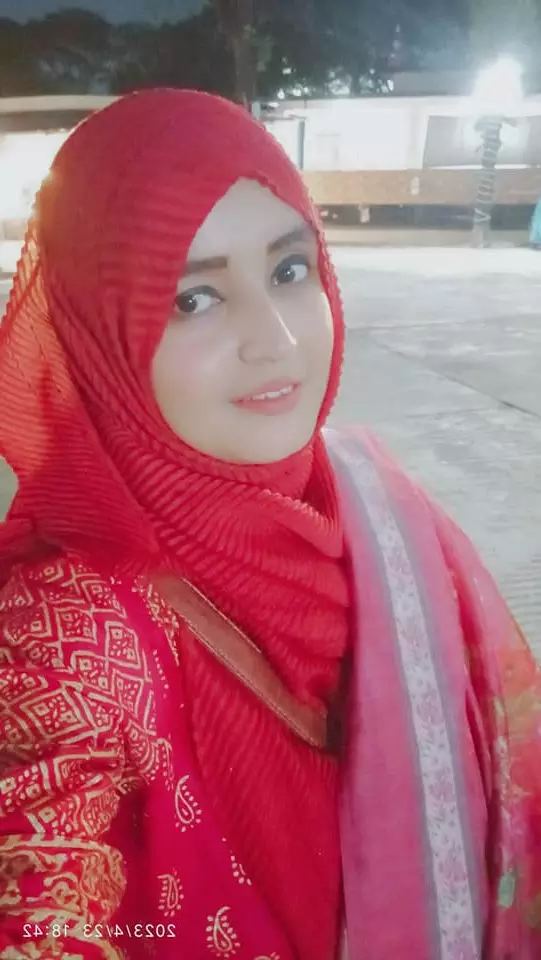 Divorced has a son 6 years of age looking for her groom in Chittagong
