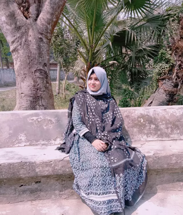Divorced has a son 6 years of age looking for her groom in Chittagong