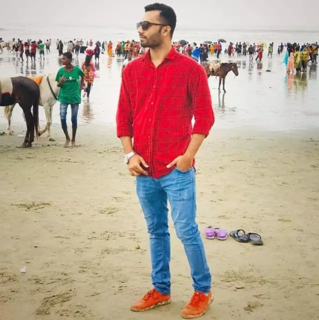 Cricketer Feni 1st division Awaiting to go out for higher education seeking suitable bride