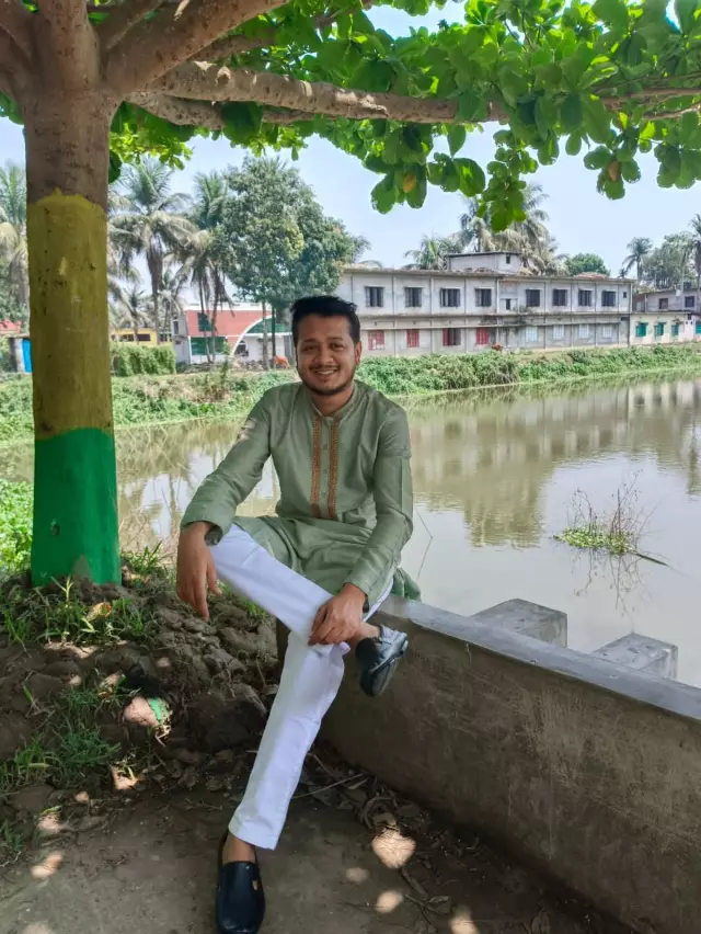 Graduation is completed from Chittagong premier university department of law seeking his bride in Chittagong 
