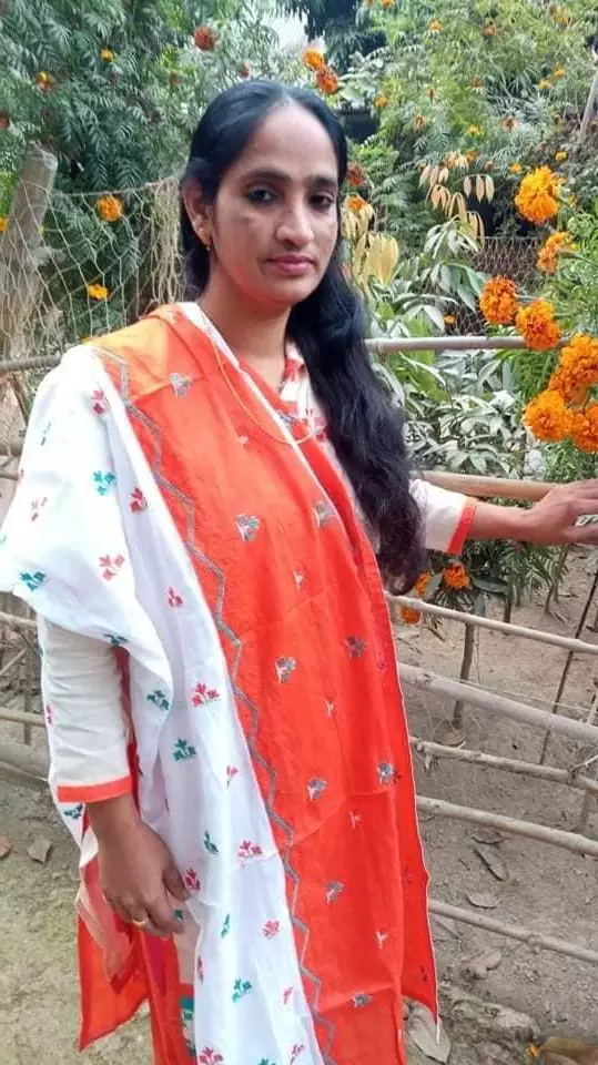 Urgent post...I am posting on be half of my aunt want groom