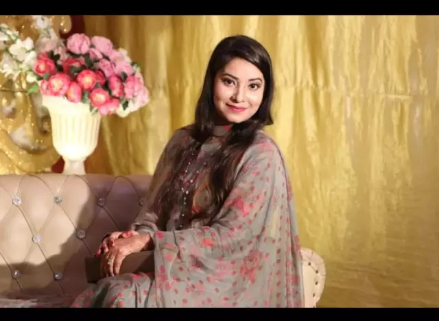 Groom must be Bangladeshi  Best if inboxing someone who is already settled outside the country.But not Middle Eastern co