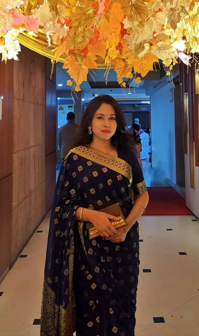 Looking for groom settled or planning to settle in abroad for my one and only daughter
