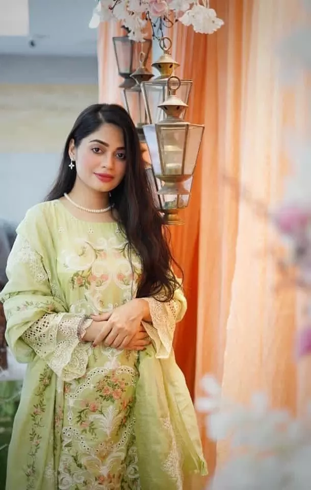 Bride studying in a reputed private dental college seeking her Groom