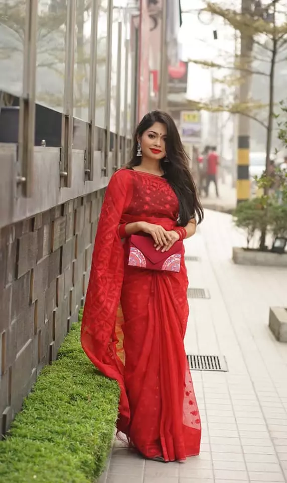 Bride studying in a reputed private dental college seeking her Groom