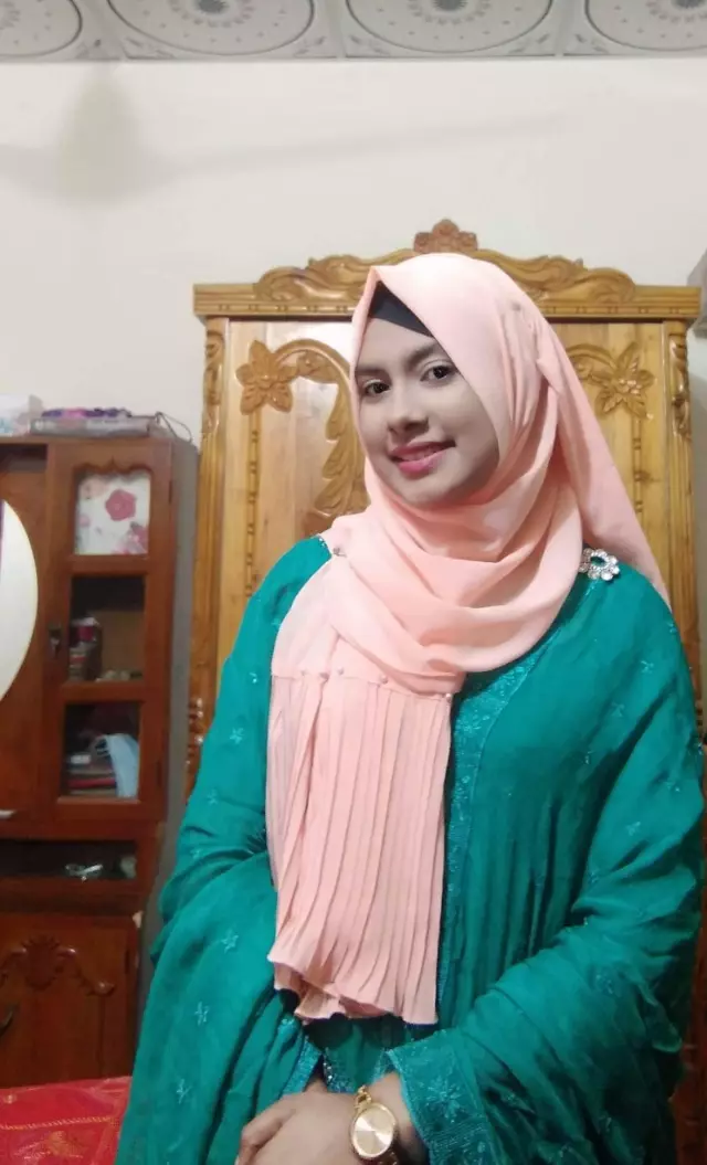 Honors Running 1st Year Bride searching her groom in Dhaka