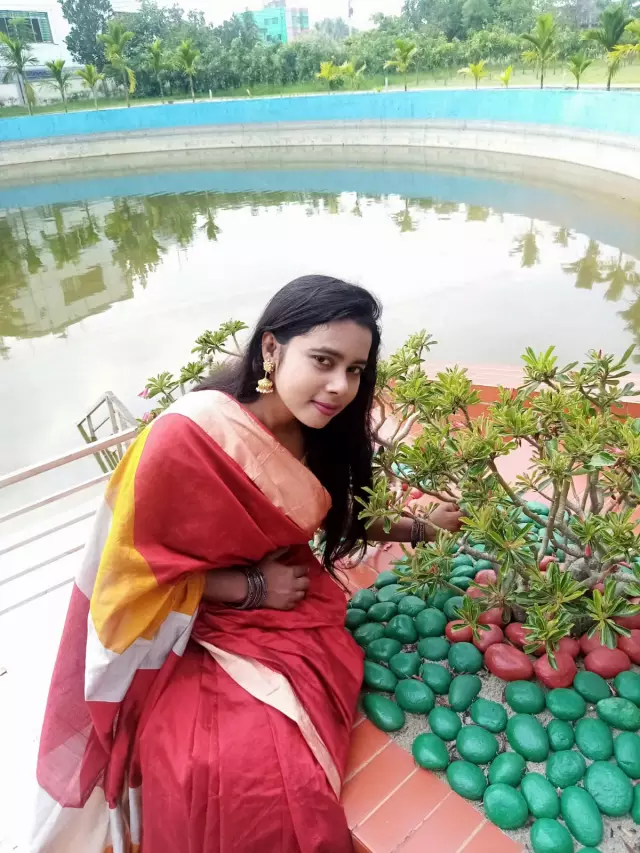 seeking groom for my friend, she is orphans so dont bother asking for hi hello