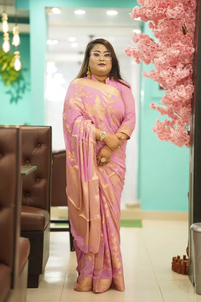 I am looking for a suitable Groom. Only serious candidates whom are willing to marry soon are requested to contact my in