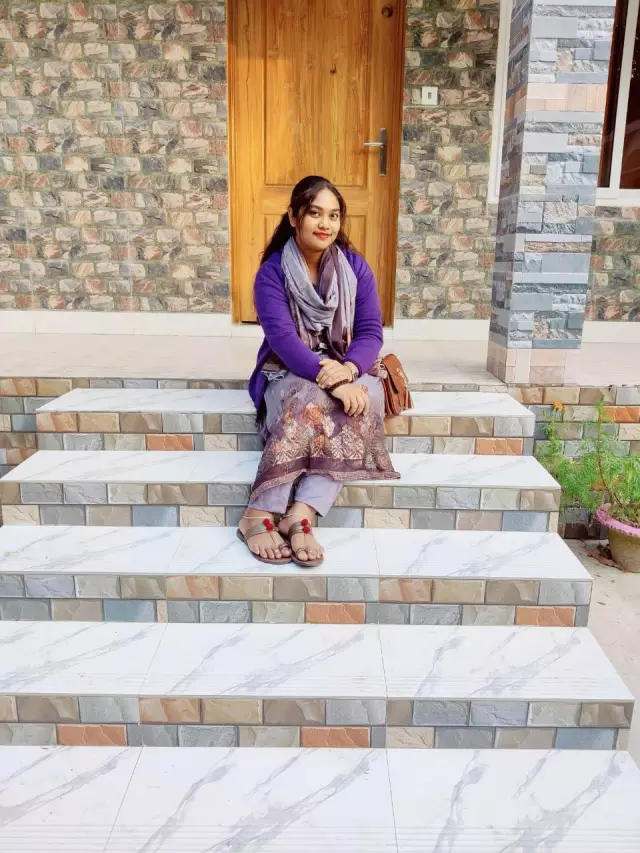 She works in a private NGO as a programme executive seeking groom
