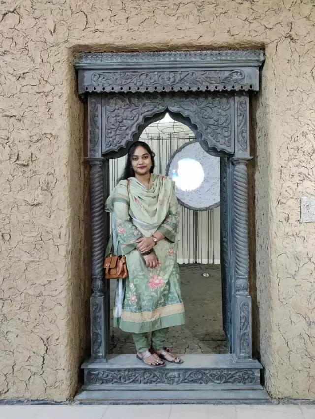 She works in a private NGO as a programme executive seeking groom