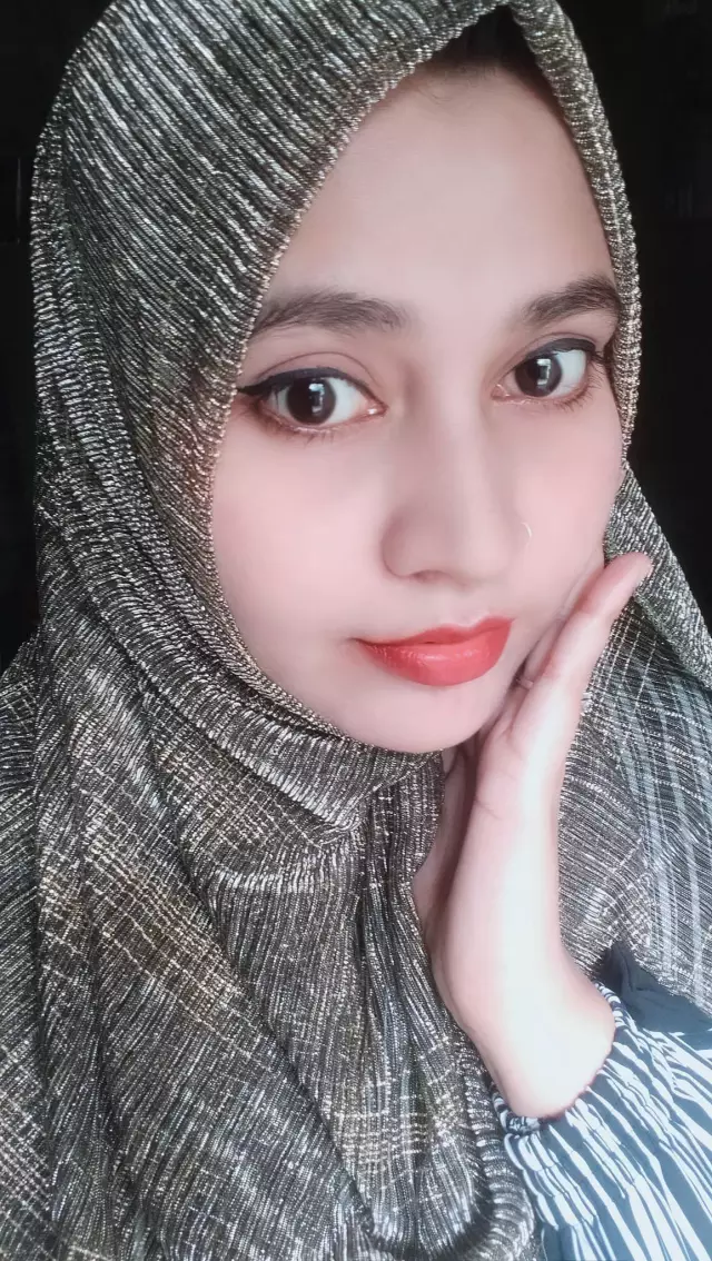 Looking for Groom  for my cousin bride belongs to middle class family background. She is kind hearted, Soft spoken, Soci